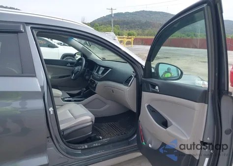 2018 Hyundai Tucson Sel z USA, uszkodzony, nr VIN KM8J3CA46JU718043
